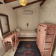 Kapela Tas Otel Alacatı