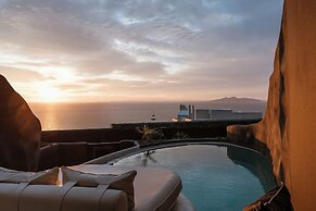 One of One Hotel