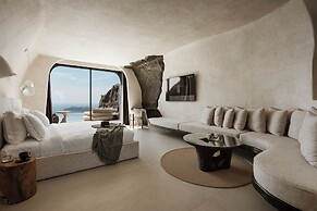 One of One Hotel