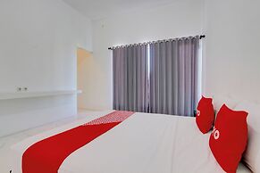 OYO 93885 D'harjo Guesthouse