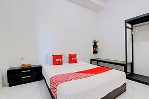 OYO 93885 D'harjo Guesthouse