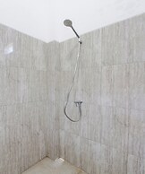 OYO 93885 D'harjo Guesthouse