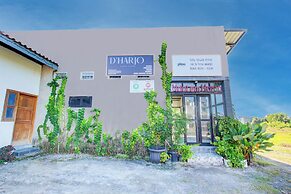 OYO 93885 D'harjo Guesthouse