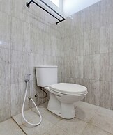 OYO 93885 D'harjo Guesthouse