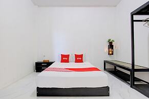 OYO 93885 D'harjo Guesthouse