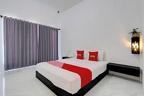 OYO 93885 D'harjo Guesthouse