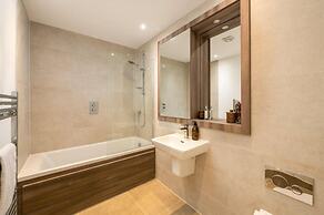 2 Bed 2 Bath Apt Close to Reigate Station - 2230
