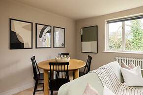 The Twickenham Wonder - Lovely 1bdr Flat With Parking