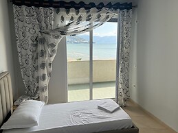 Beautiful 2 Bedroom Flat