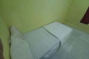 SPOT ON 93886 Kost Zalfa Amalia Syariah