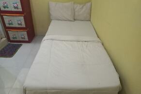 SPOT ON 93886 Kost Zalfa Amalia Syariah