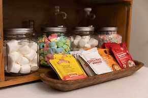 Poconos Retreat A Vintage Gem