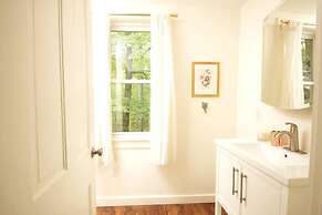 Fernwood Cottage A Poconos Retreat