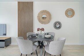 Apartment With 3 Bedrooms by Renters