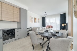 Apartment With 3 Bedrooms by Renters