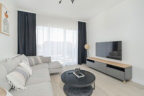 Apartment With 3 Bedrooms by Renters