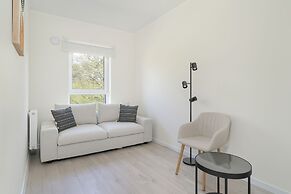Apartment With 3 Bedrooms by Renters