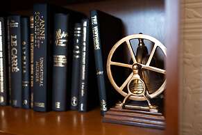 Luxury Nautical Apartment Central Free Parking