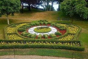 Luxury Nautical Apartment Central Free Parking