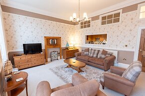 Luxury Nautical Apartment Central Free Parking