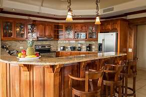 Luxury Ocean View Condo - Ultimate Convenience