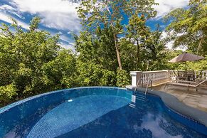 Luxury Ocean View Condo - Ultimate Convenience