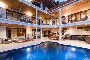 Stunning 7 BR Villa Manuel Antonio Sanctuary
