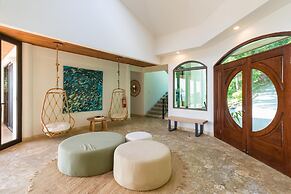 Stunning 7 BR Villa Manuel Antonio Sanctuary