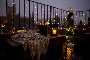 Penthouse On The Rows - Cathedral Views