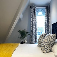 Penthouse On The Rows - Cathedral Views