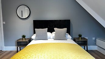 Penthouse On The Rows - Cathedral Views