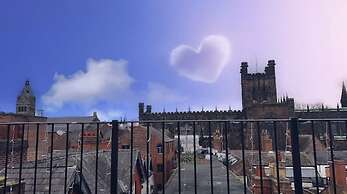 Penthouse On The Rows - Cathedral Views