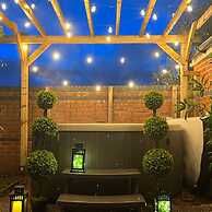 The Cheshire Gathering - Hot Tub 8 Bedroom