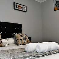 The Cheshire Gathering - Hot Tub 8 Bedroom