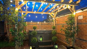 The Cheshire Gathering - Hot Tub 8 Bedroom