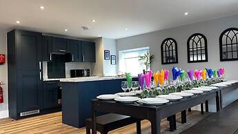 The Gathering On The Rows - City Centre