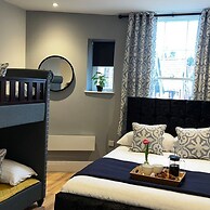 The Gathering On The Rows - City Centre