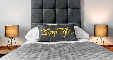 The Gathering Chester 1 Sleeps 14 Very Close to City Centre