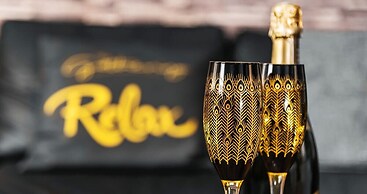 The Gathering Chester 1 Sleeps 14 Very Close to City Centre