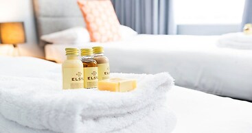 The Gathering Chester 1 Sleeps 14 Very Close to City Centre