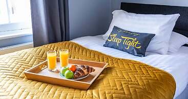 The Gathering Chester 1 Sleeps 14 Very Close to City Centre