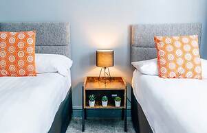 The Gathering Chester 1 Sleeps 14 Very Close to City Centre