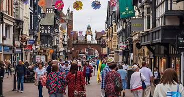 The Gathering Chester 1 Sleeps 14 Very Close to City Centre