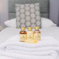 The Gathering Chester 1 Sleeps 14 Very Close to City Centre