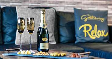 The Gathering Chester 1 Sleeps 14 Very Close to City Centre