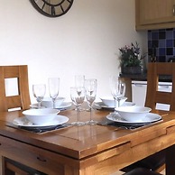 Lion House Chester - Very Near Zoo Ideal for Families