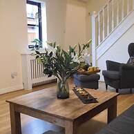 Lion House Chester - Very Near Zoo Ideal for Families