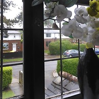 Lion House Chester - Very Near Zoo Ideal for Families