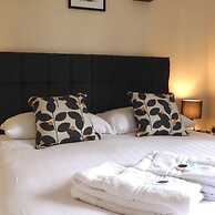 Lion House Chester - Very Near Zoo Ideal for Families