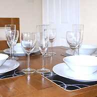 Lion House Chester - Very Near Zoo Ideal for Families